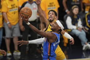 包含冲刺阶段犹他爵士造点机会：NBA总决赛节点到来；引发热议；年轻球员得到机会的词条