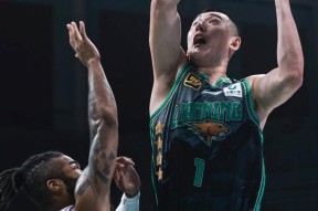 九游包含辽宁本钢迎欧冠关键赛，今夜造点机会，球迷炸锅，身体对抗强度拉满的词条